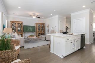 Southern Charming New Home-Mins to Beach & DT - 2