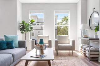 The Trendy In Park Circle Mins to DT CHS & Beach - 4