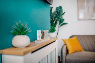 Golden Aqua Haven Retreat Free Parking 14PPL - 1