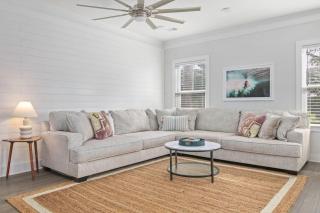 Ride The Wave, 5 min to Beach, 7 min to Dtwn - 9