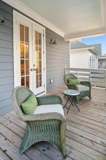 Shem Creek House- 5 Mins to Dtwn & Beach Hot Tub - 1
