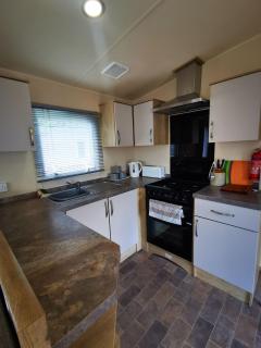 Willows Lodge with self contained garden - 5