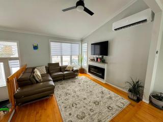 Family Home Pool and Yard in Saint-Constant - 0