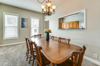 Lake Days and Fireside Nights! Updated Burnside Home - 2