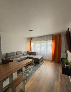 Beautiful bright 3-room apartment with balcony free parking - 5