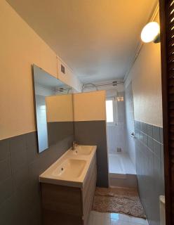 Beautiful bright 3-room apartment with balcony free parking - 3