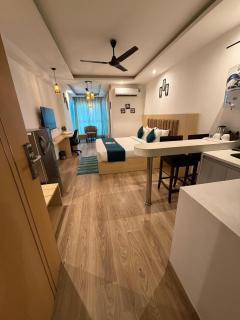 Cozy stay rooftop pool - 9