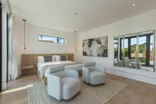 4BR Modern Oasis with Heated Pool Near SoFi Metro - 3