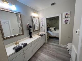 Mardi Gras Suite at NOLA Rendezvous, waterfront - 6