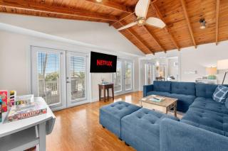 Sea the Sunrise beach and pool - 8