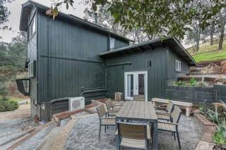 Entire Sequoia Cabin Compound l Walkable to the Park - 3