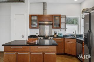 3BR 2BA S Lamar Escape Patio BBQ w EV Charger Near SoCo Dining by Austin Vacay - 5