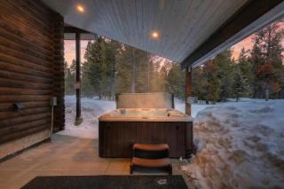 Cabin on The Rocks - Luxe Cabin with Hot Tub, Game Room, Frisbee Golf - 9