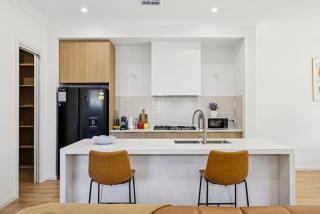 Fulham Riverside Retreat 4BR New Home - 6