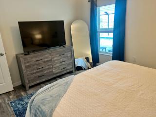 2 New and Stunning homes with Heated Saltwater Pools and Piers - 8