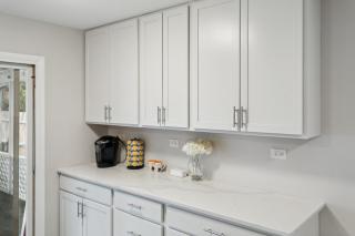 Spacious home near DT Libertyville With Rec Room - 4