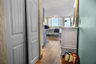 Sunrise · Private Balcony · Full Kitchen - 1