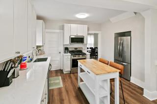 Home with fenced yard, deck and porch in DT Libertyville Near Naval Base - 6