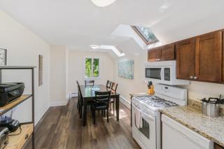 Beautiful updated 5 bedroom house Near Naval Base - 8