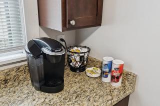 Beautiful updated 5 bedroom house Near Naval Base - 6