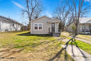 Fully Equipped Tiny Home - 9