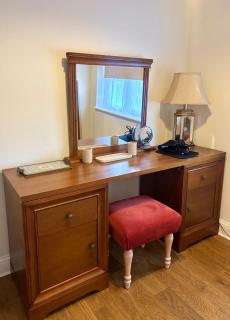 Spacious 3 bedroom house with fireplace - 8