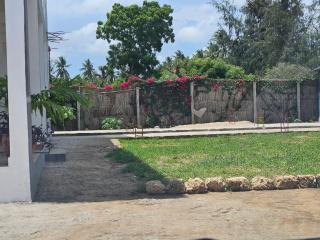 Beatrix Guest House - 4