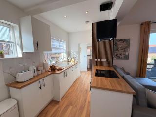 Golden Luxury Retreat 2 Bath Parking 16PPL - 9