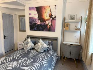 Spacious 4BR for Contractors, Groups, Families - 9