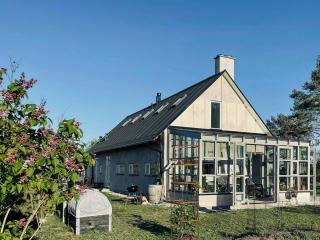Arkitektrittat Hus Med Orangeri På Sudret - 9