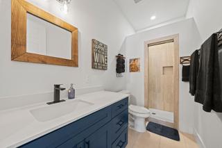 Terracotta Bliss Sleeps 28 Pool & Game Room - 9