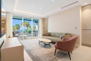 Modern Beachfront 2-Bedroom Apartment - 5
