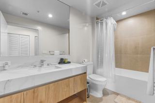 Spacious Condo to Steps from the Kaseya Center - 4