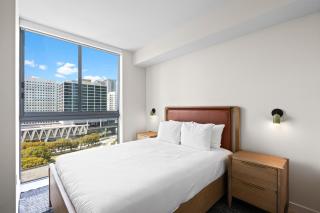 Spacious Condo to Steps from the Kaseya Center - 2
