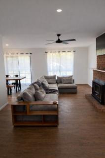 Spacious Modern Home in Yarrawonga - 6