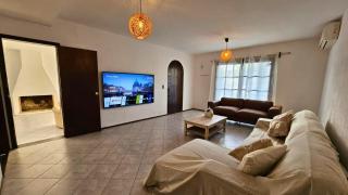 Casa a 1 cuadra de Playa Mansa Piscina y BBQ - 8