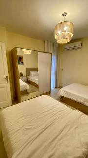 Sunny Modern Flat With Garden - 2