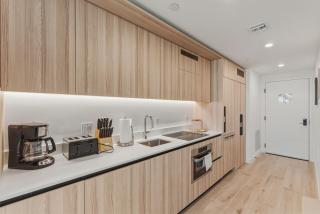 Downtown Miami Condo - Free Parking- City View - 8
