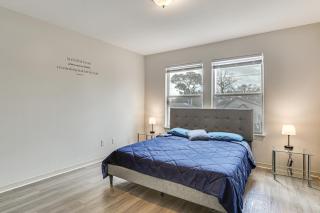 Ideal Location 4 Mi to Med Center! Houston Duplex - 1