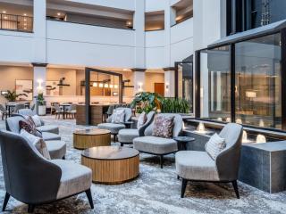 Embassy Suites by Hilton at Hot Springs Convention Center - 2