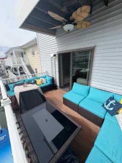 Refined Coastal Getaway Townhouse near Beach & Bay - 8