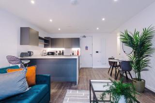 Stylish 1BR Apt near City Centre Salford - 5