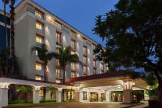 Embassy Suites by Hilton Arcadia-Pasadena Area - 9