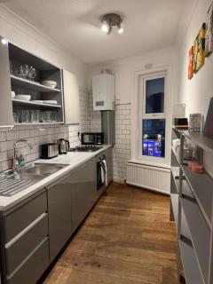 Spacious Bournemouth Apartment - 2