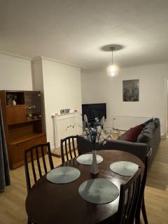 Spacious Bournemouth Apartment - 5