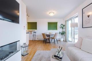 Stylish MCR 1BR Apt Etihad Coop Live Parking - 2