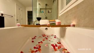 Perfect Family Getaway! Steps from Attractions - 4