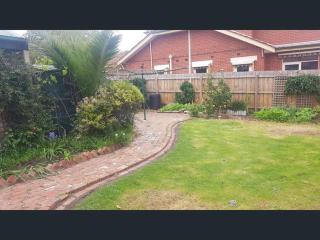 Fully furnished aircon room ready to move in 5min to train station - 3