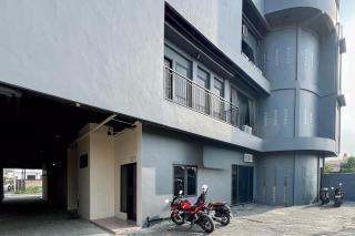 SANS Vibes Millenium Inn Medan - 6