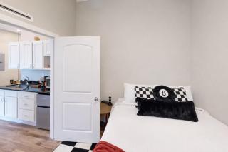 The Matt Winn Suite A Cozy Modern Brick Home - 7